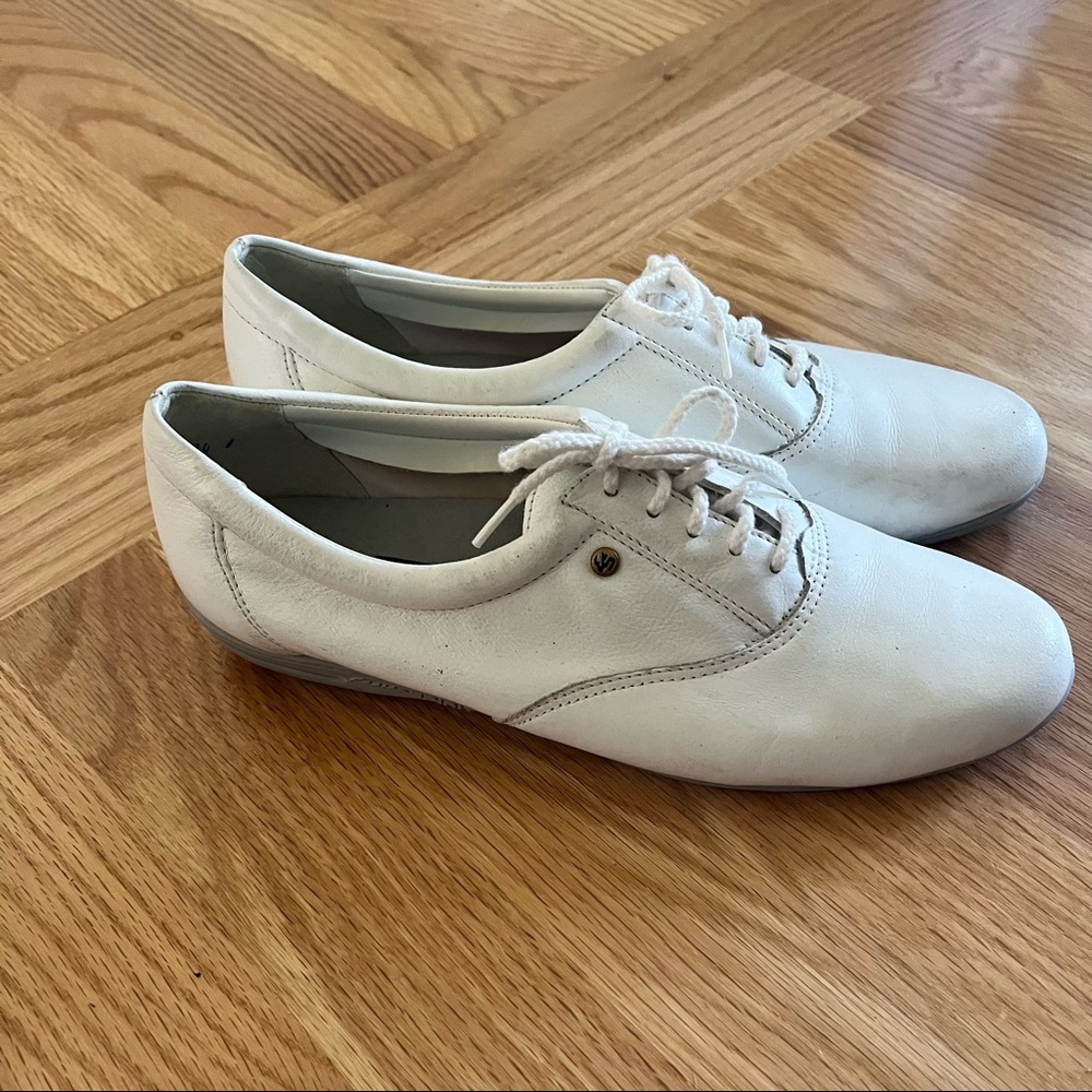 Vintage 1980s EasySpirit Sneakers